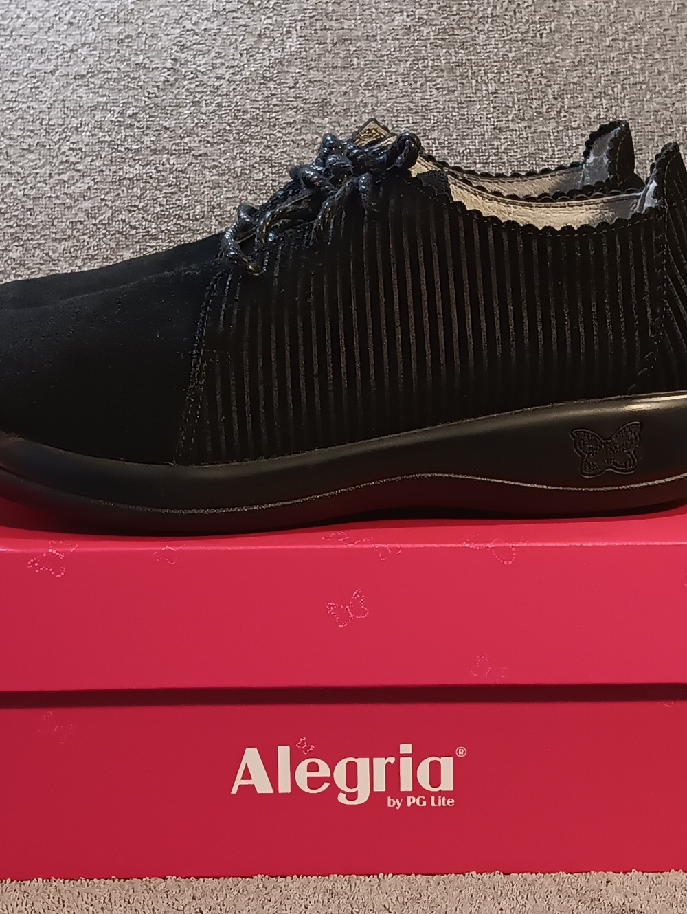 Alegria Women's Capt Corduroy black shoes, Size 9.5-10
